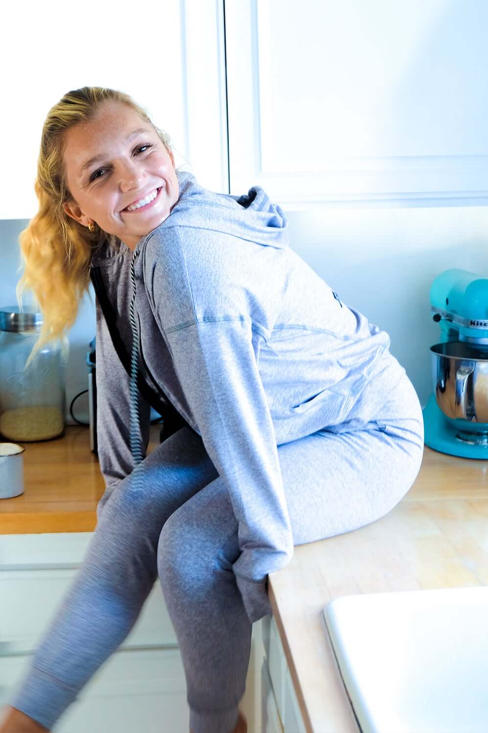  Brie Cozy Zip-Up Hoodie